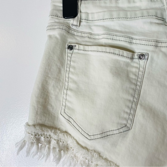 Hot Kiss Bleached Cici Jean Shorts - Picture 4 of 6